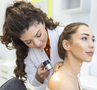 Dermatoscopio y Transiluminador de Vena